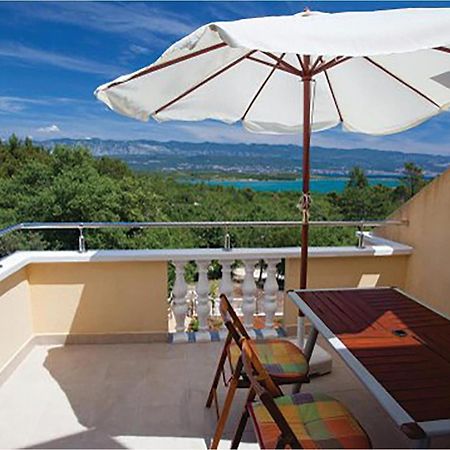 Amazing Apartment In Malinska With Kitchen ภายนอก รูปภาพ