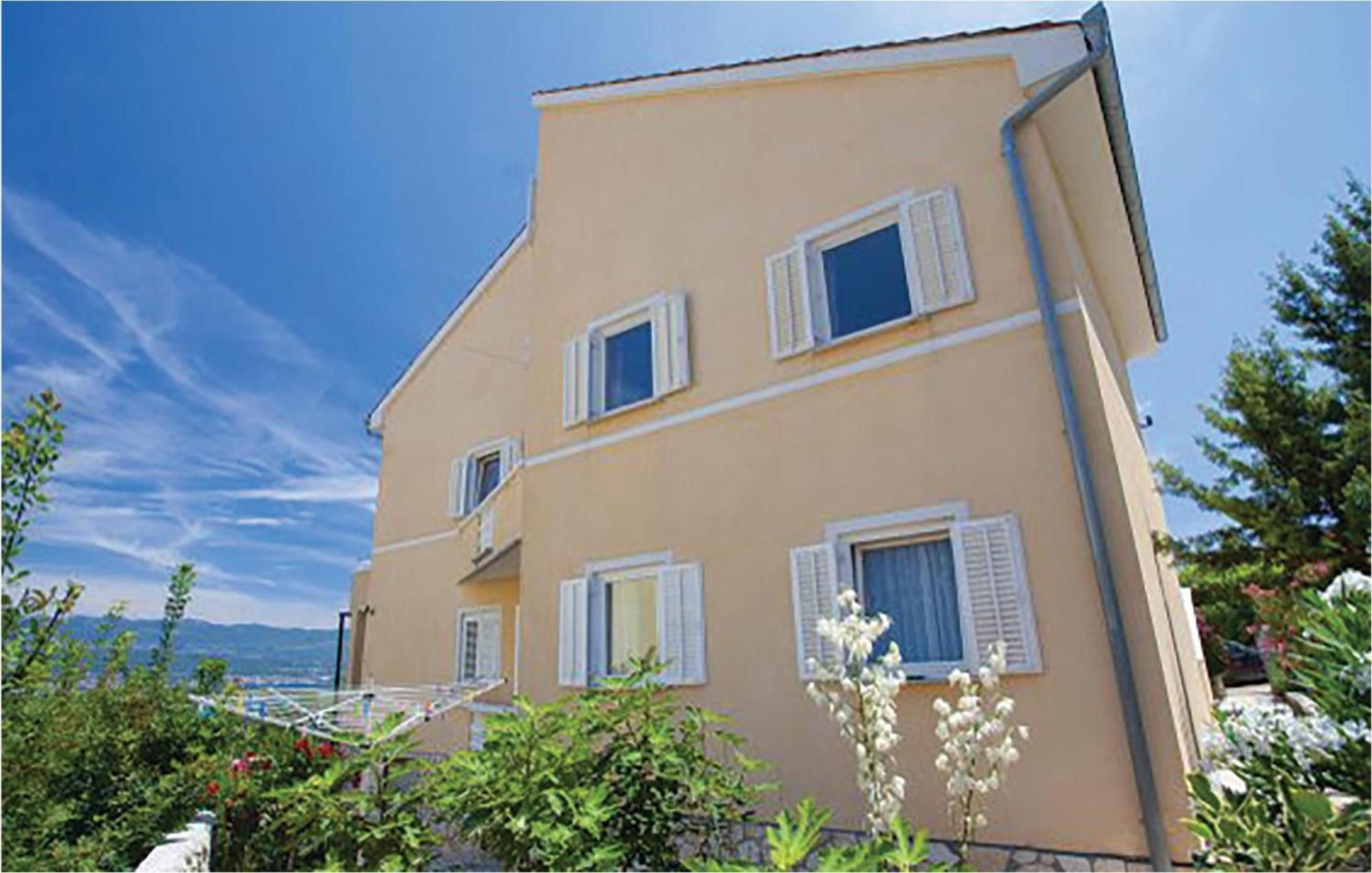 Amazing Apartment In Malinska With Kitchen ภายนอก รูปภาพ